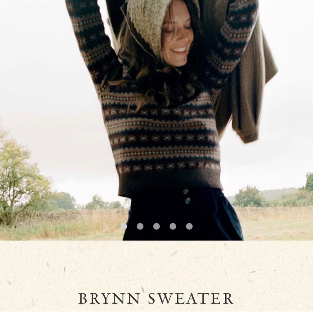 ISO Brynn Sweater size M